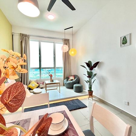 Amber 2B2B Cozy Apt Wi-Fi Tv Box Near Encore Melaka Exterior photo